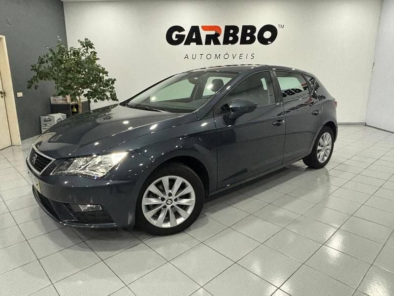 Cinza Usado 2019 Seat Leon Style | € 16.500 (Preço justo) - Imagem 1/4