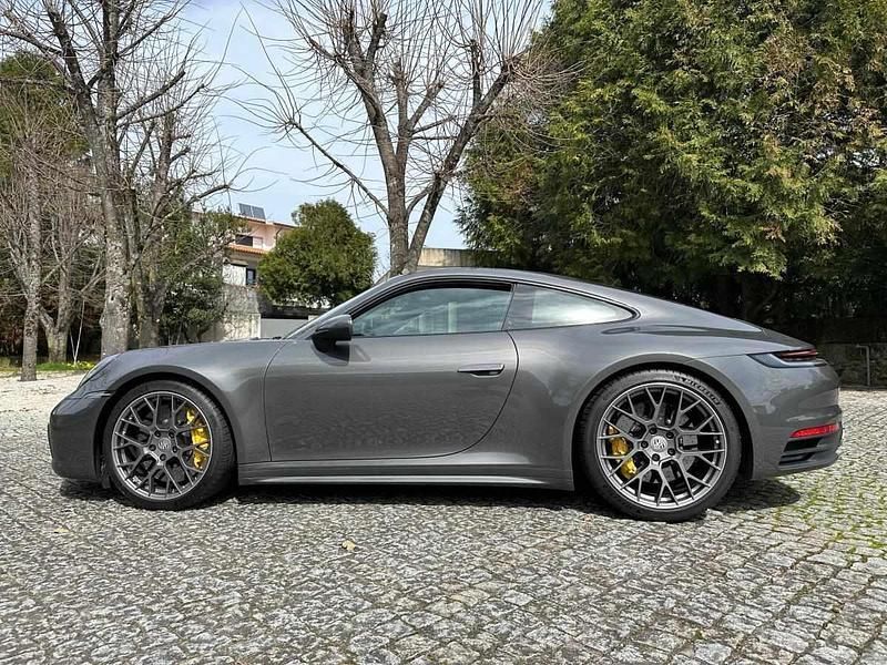 Cinzento Usado 2020 Porsche 911 Carrera S Coupé | € 155.000 - Imagem 1/4