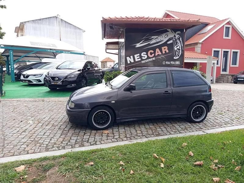 Cinzento Usado 1997 Seat Ibiza Van | € 2.490 (Preço justo) - Imagem 1/4