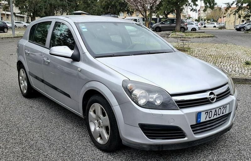 Usado Opel Astra 90 HP (66 kW) 2005 Sedan