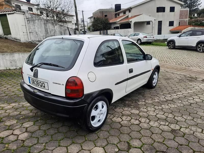 Usado Opel Corsa 60 HP (44 kW) 2000 Branco Citadino