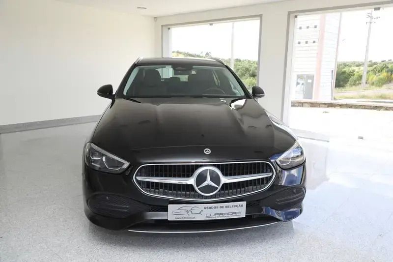 Usado Mercedes C220 Avantgarde 200 HP (147 kW) 2022 Preto Carrinha