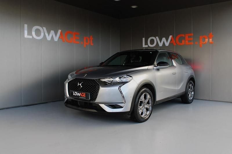Cinzento Usado 2021 DS Automobiles DS3 Crossback SUV | € 19.750 (Preço justo) - Imagem 1/4