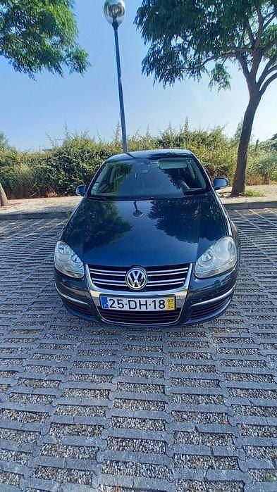 Usado 2007 VW Jetta Sedan | € 4.500 (Bom preço) - Imagem 1/4