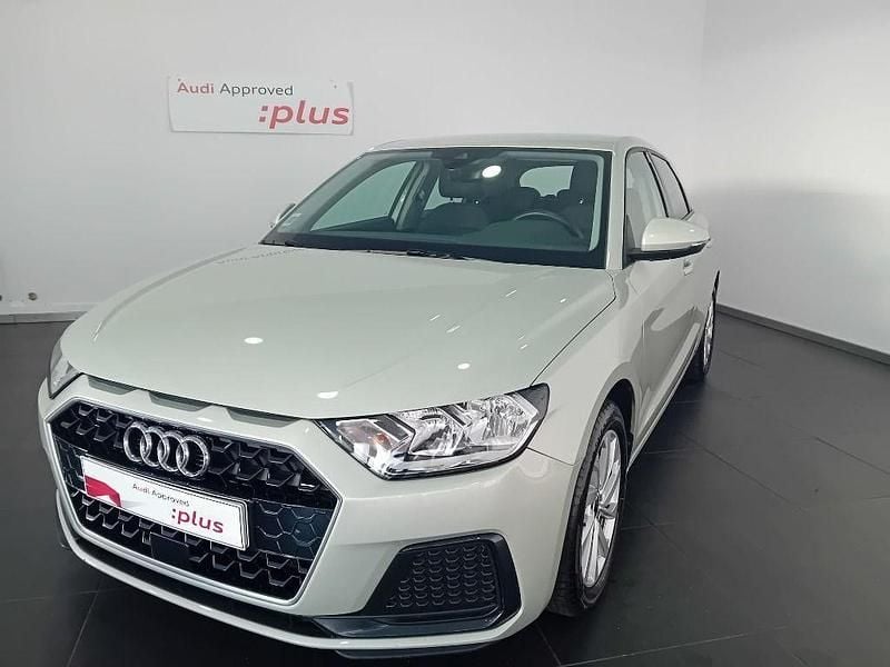 Cinza Usado 2024 Audi A1 Advanced Citadino | € 21.400 - Imagem 1/4