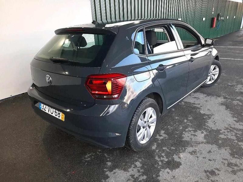 Usado VW Polo 80 HP (58 kW) 2018 Cinzento Citadino