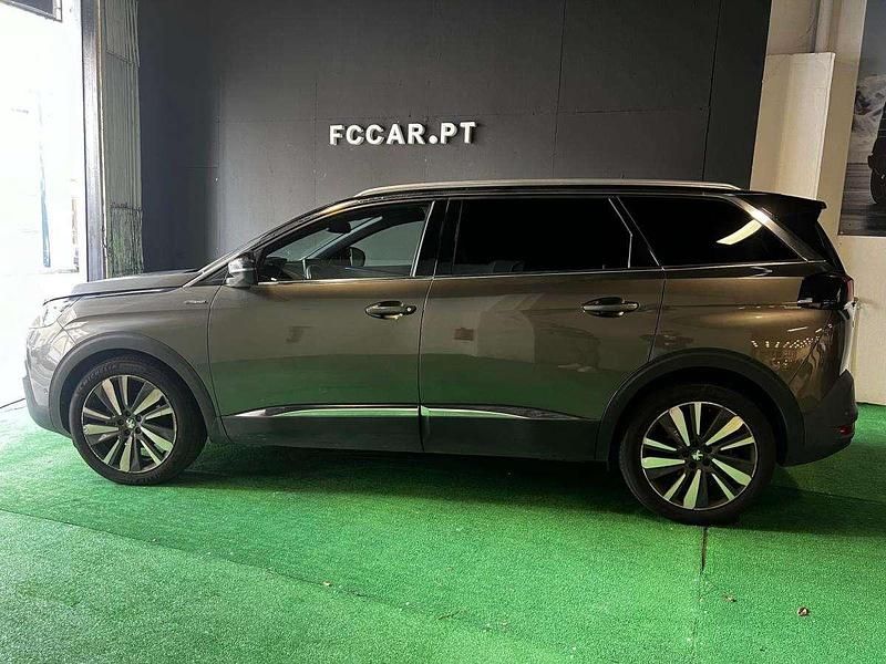 Usado Peugeot 5008 GT-line 130 HP (95 kW) 2019 Cinzento Monovolume