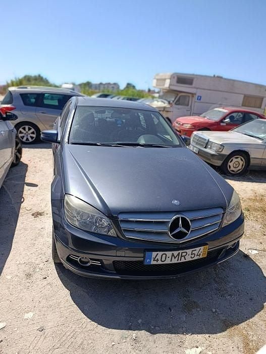 Usado 2008 Mercedes C220 Sedan | € 4.100 - Imagem 1/4
