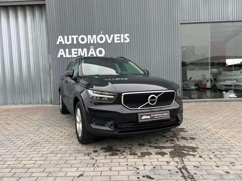 Usado Volvo XC40 Momentum 150 HP (110 kW) 2019 Preto SUV