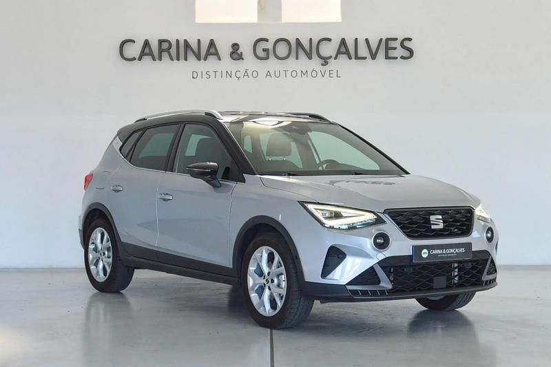 Usado Seat Arona FR 110 HP (80 kW) 2021 Cinza prata SUV