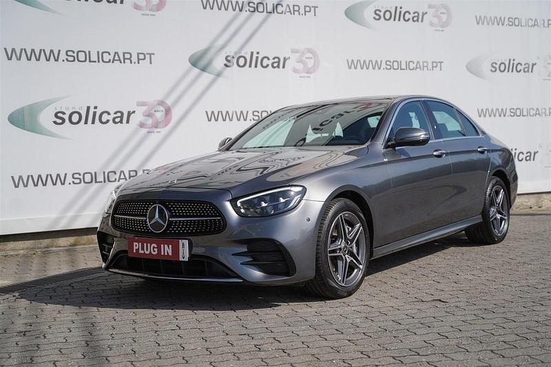Cinza Usado 2023 Mercedes E300 AMG line Sedan | € 55.500 (Preço justo) - Imagem 1/4