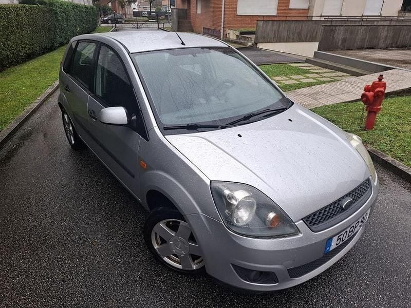 Usado 2006 Ford Fiesta Sedan | € 2.995 (Preço justo) - Imagem 1/4