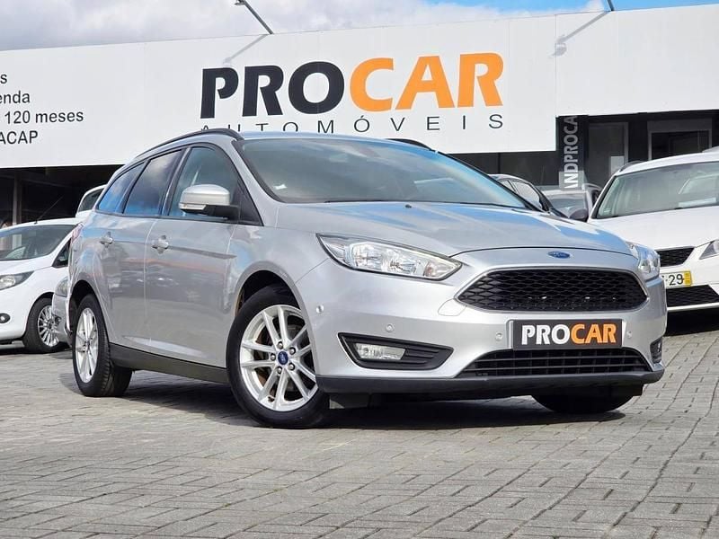 Usado Ford Focus Trend+ 120 HP (88 kW) 2018 Cinzento Carrinha