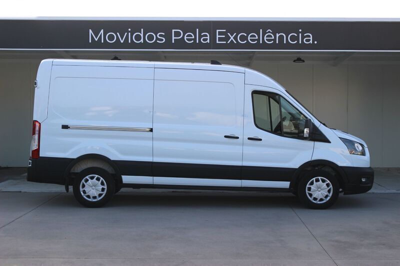 Branco Usado 2023 Ford Transit Trend Sedan | € 29.900 (Preço justo) - Imagem 1/4