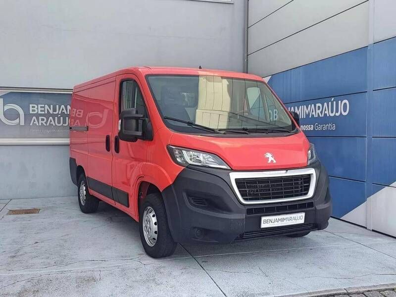 Usado Peugeot Boxer 110 HP (80 kW) 2017 Vermelho Van