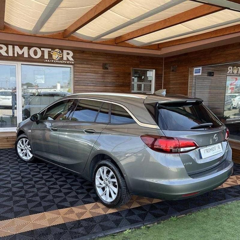 Usado Opel Astra Sport 105 HP (77 kW) 2018 Cinzento Carrinha
