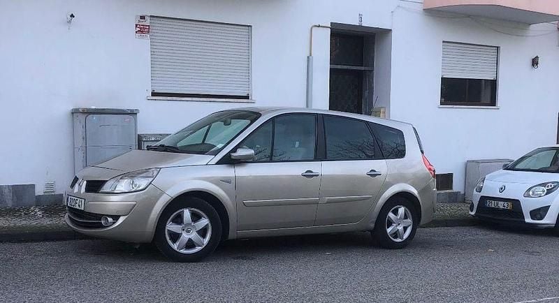 Usado 2004 Renault Grand Scénic II Monovolume | € 2.500 - Imagem 1/4