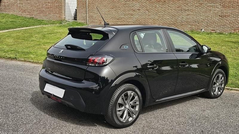 Usado Peugeot e-208 100 kW (136 HP) 2023 Citadino
