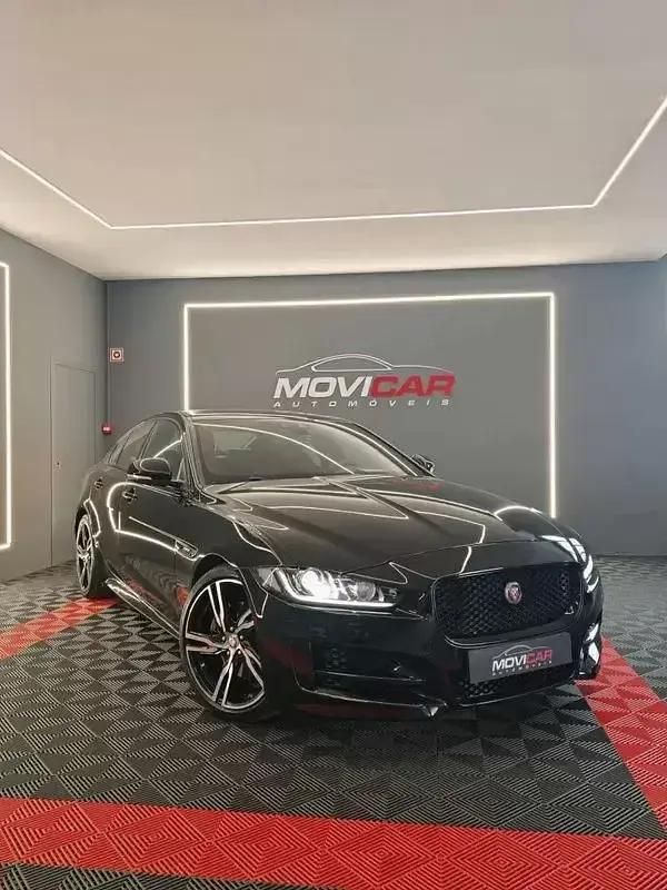 Preto Usado 2015 Jaguar XE R-Sport Sedan | € 18.990 (Preço justo) - Imagem 1/4