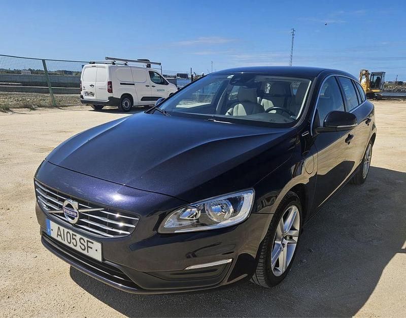 Usado 2015 Volvo V60 Carrinha | € 14.490 - Imagem 1/4