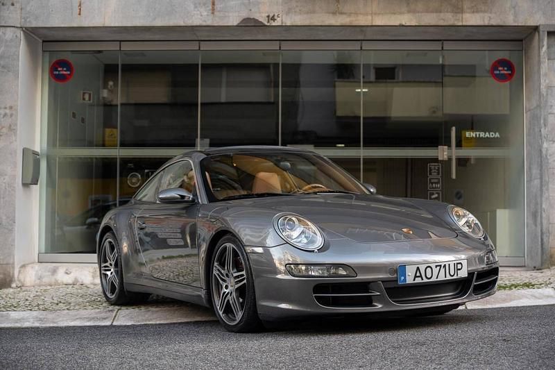 Usado Porsche 911 355 HP (261 kW) 2006 Cinzento