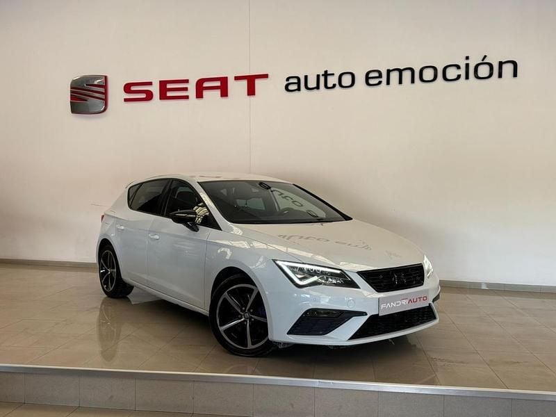 Branco Usado 2019 Seat Leon FR | € 19.900 (Bom preço) - Imagem 1/4
