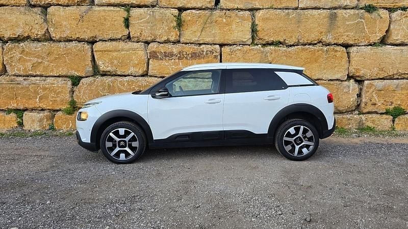 Usado Citroën C4 Shine 102 HP (75 kW) 2019 Branco SUV