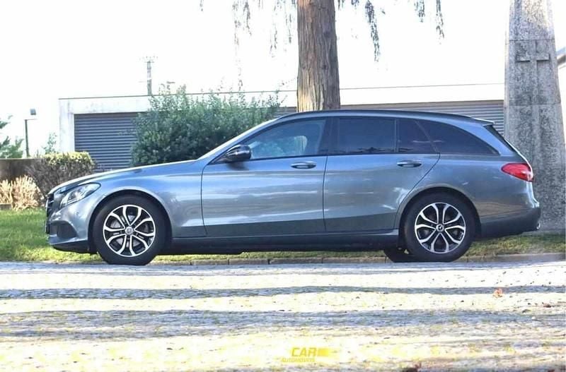 Usado Mercedes C200 136 HP (100 kW) 2017 Cinzento Carrinha