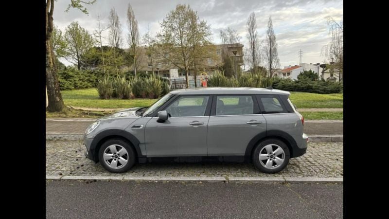 Cinzento Usado 2020 Mini Clubman Carrinha | € 22.950 (Caro) - Imagem 1/4