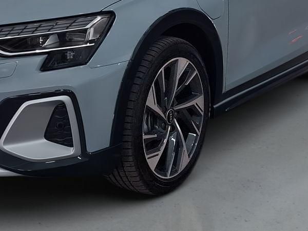 Usado Audi A3 e-tron 110 HP (80 kW) 2025 Cinzento Citadino