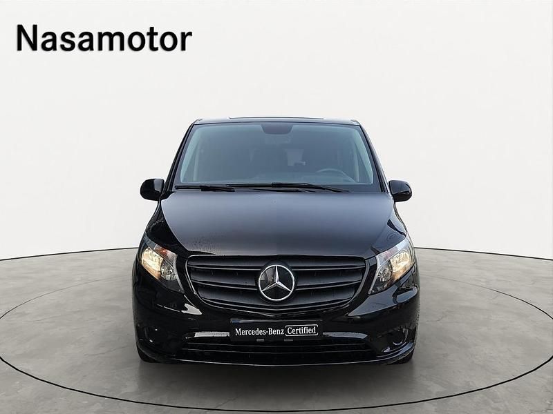 Usado Mercedes Vito 136 HP (100 kW) 2022 Preto metalizado Van