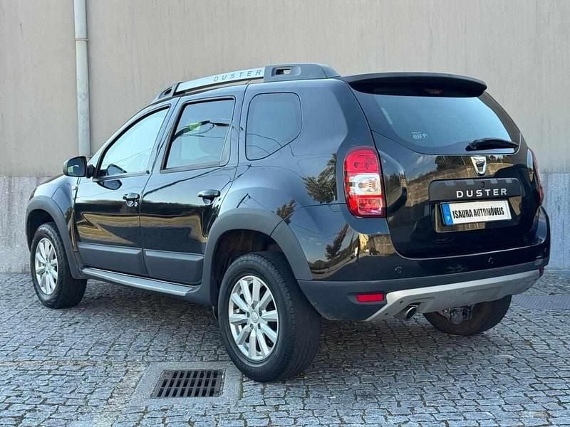 Usado Dacia Duster 109 HP (80 kW) 2015 Preto SUV