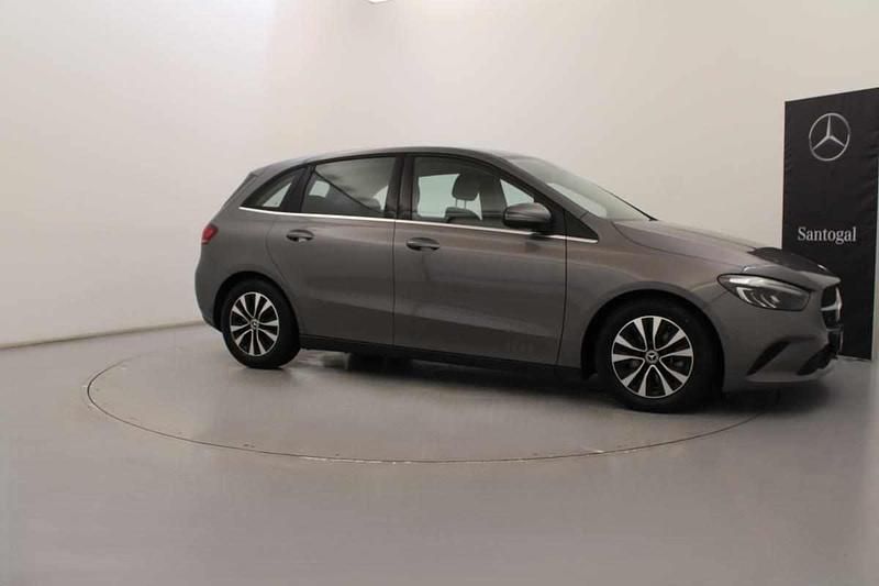 Cinzento Usado 2024 Mercedes B180 Monovolume | € 36.900 - Imagem 1/2