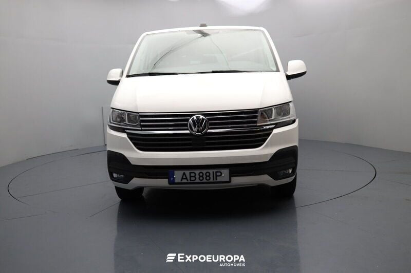 Branco Usado 2020 VW Caravelle Comfortline Monovolume | € 36.990 - Imagem 1/4