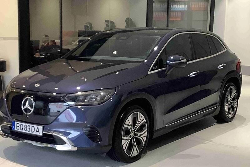 Novo Mercedes EQE350 Edition 214 kW (292 HP) 2025 Azul SUV