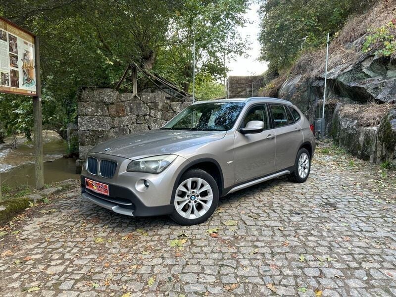 Cinza Usado 2012 BMW X1 Comfort Edition SUV | € 14.990 (Preço justo) - Imagem 1/4