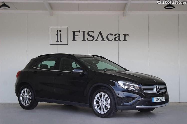 Preto Usado 2015 Mercedes GLA180 SUV | € 17.900 (Preço justo) - Imagem 1/1