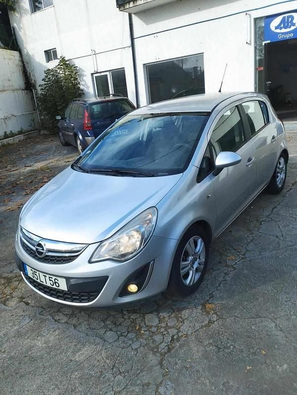 Usado Opel Corsa 95 HP (69 kW) 2011 Cinzento Citadino