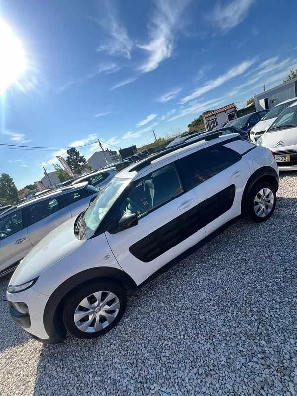 Usado Citroën C4 Cactus 82 HP (60 kW) 2015 Branco Citadino
