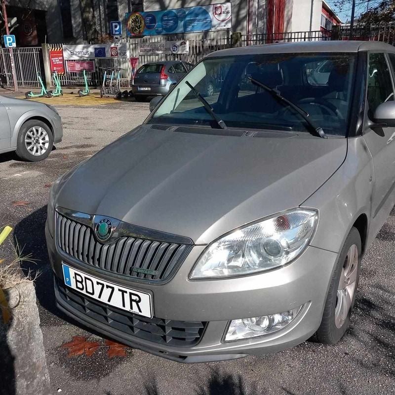 Outra Usado 2012 Skoda Fabia Citadino | € 5.250 (Bom preço) - Imagem 1/4