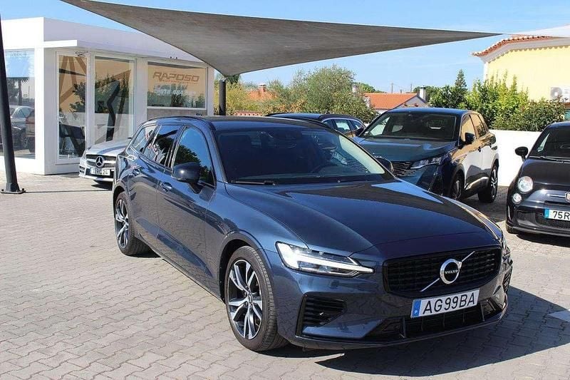 Cinzento Usado 2021 Volvo V60 Carrinha | € 29.500 (Preço justo) - Imagem 1/4