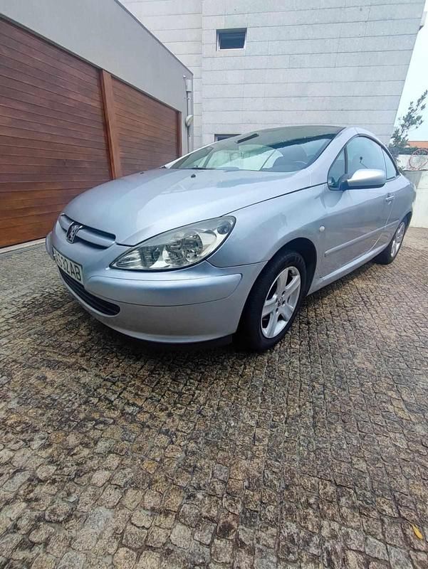 Cinzento Usado 2005 Peugeot 307 | € 5.400 - Imagem 1/4