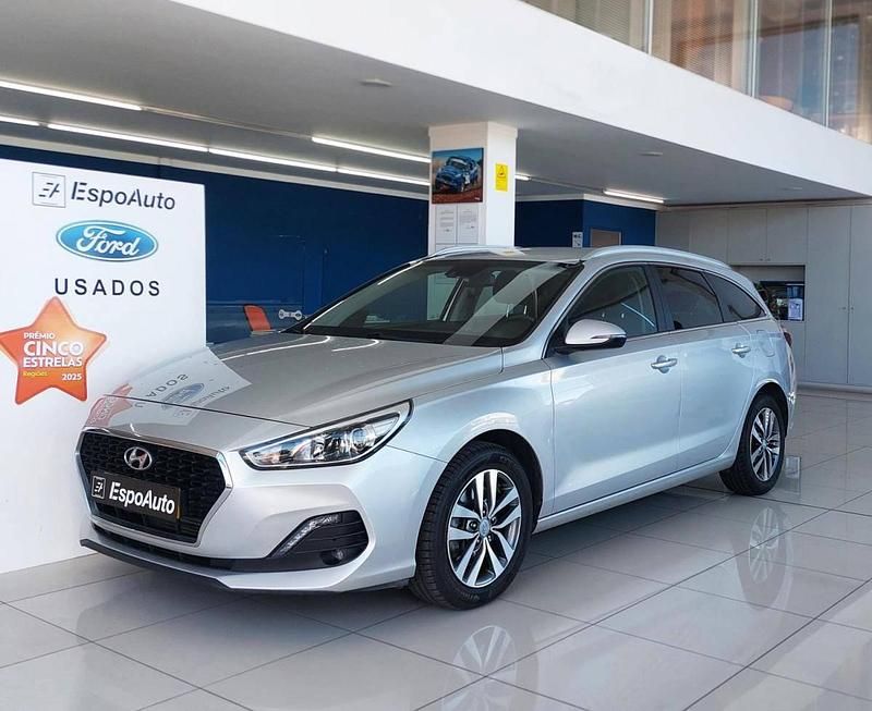 Usado Hyundai i30 Style 115 HP (84 kW) 2019 Cinza Carrinha