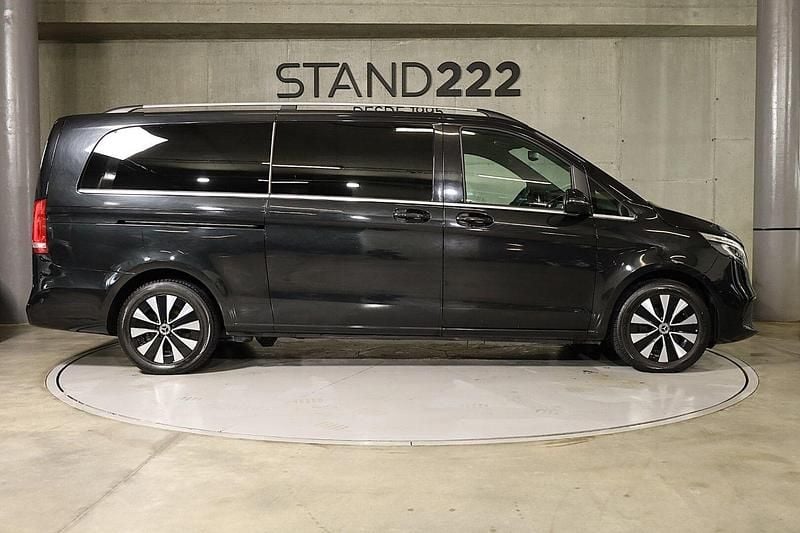 Usado Mercedes V250 Avantgarde 190 HP (139 kW) 2022 Preto Monovolume