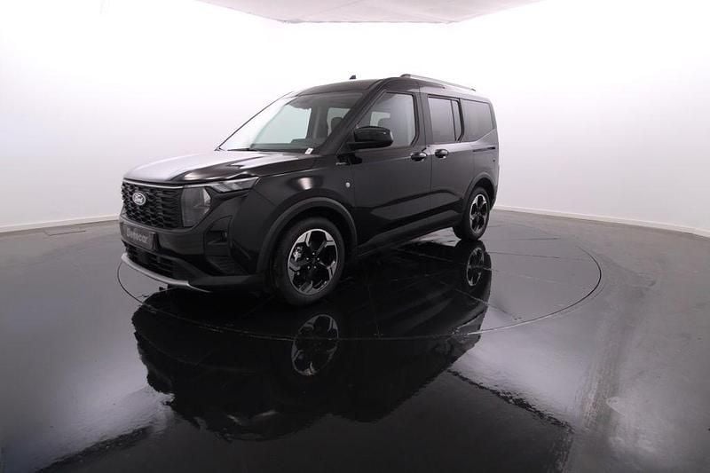 Usado Ford Tourneo 125 HP (91 kW) 2024 Preto