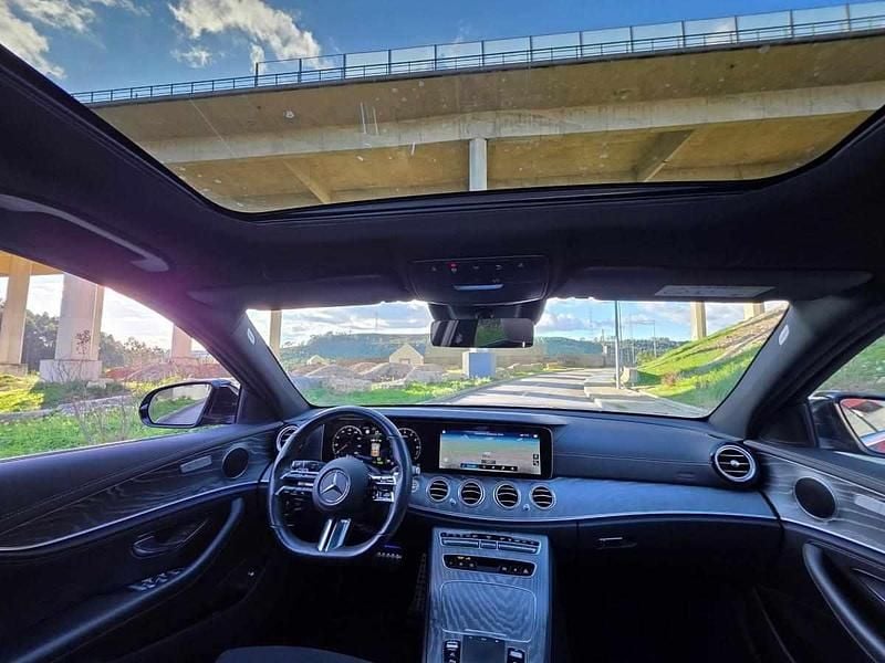 Usado Mercedes E300 306 HP (225 kW) 2022 Preto