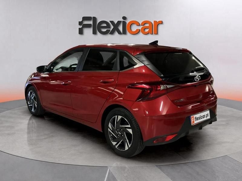 Usado Hyundai i20 Comfort 84 HP (61 kW) 2022 Vermelho Citadino