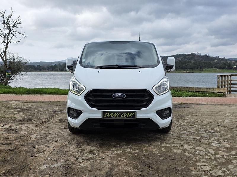 Usado Ford Transit Limited 130 HP (95 kW) 2018 Branco