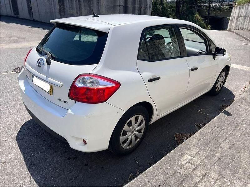 Usado 2012 Toyota Auris Sedan | € 7.000 (Bom preço) - Imagem 1/4