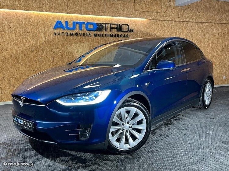Azul Usado 2018 Tesla Model X SUV | € 49.900 (Caro) - Imagem 1/1